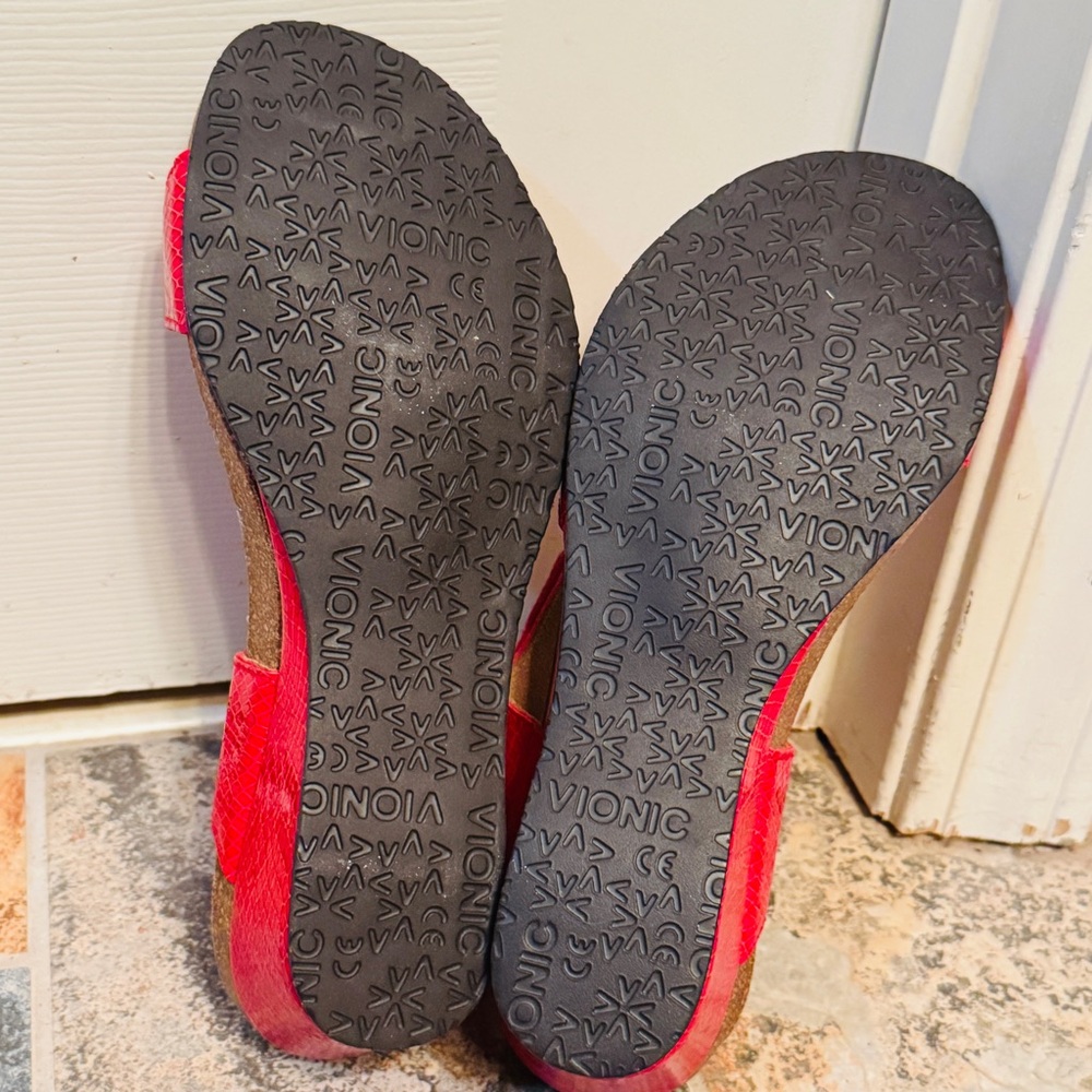 🌹Sassy Wedge, Made In Spain Vionic Ortho Red Leather Women's Adjustable Sandals! - Picture 14 of 14